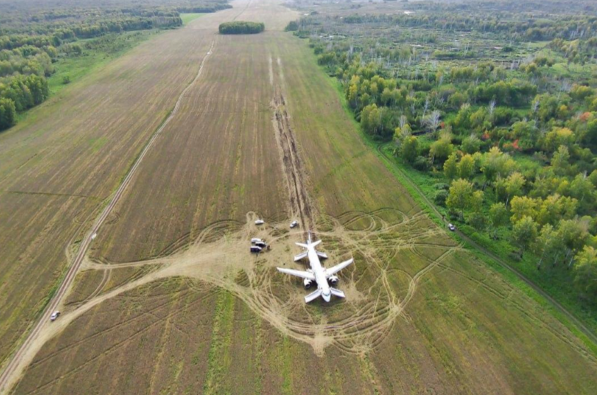 Авиакомпания заплатит фермерам за испорченный самолётом урожай