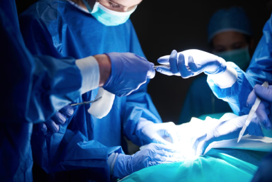 Кузбасские доктора провели «ювелирную» операцию и спасли женщину