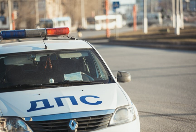 «Давай решим на месте»: кузбасовец после ДТП пытался заболтать полицейского