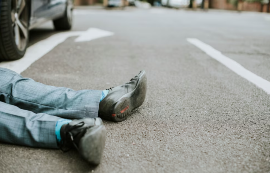 «Полежал и ушел»: в Новокузнецке не могут найти сбитого на дороге пешехода