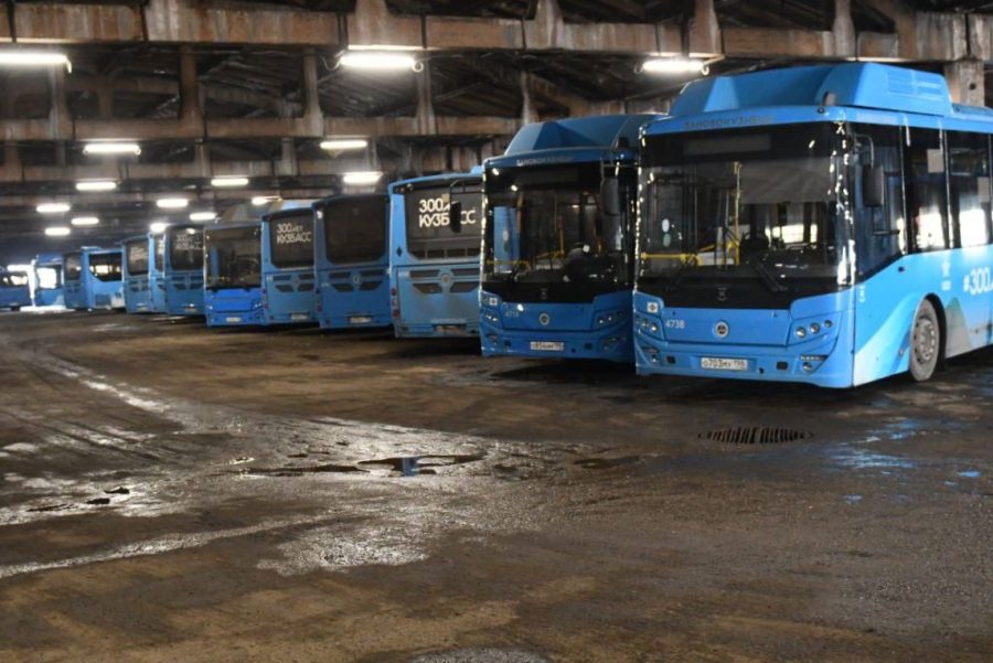 Больше 100 автобусов в Новокузнецке стоят на ремонте