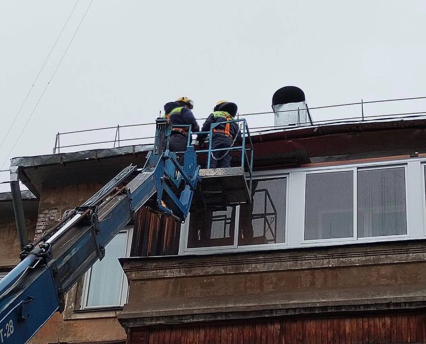 Ураган оставил свой след в Кемерове: спецслужбы работают над его устранением