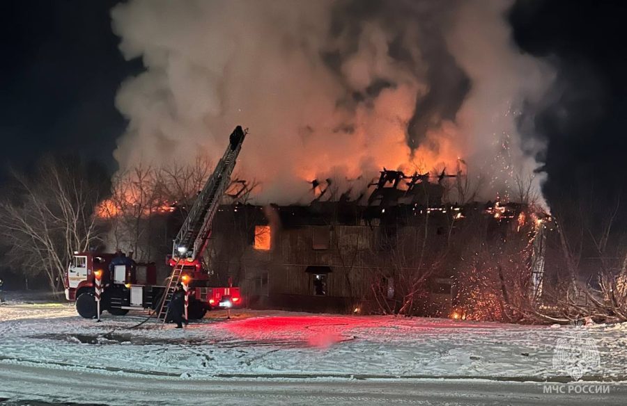 МЧС: на крупном пожаре в Кемерове ликвидировали горение