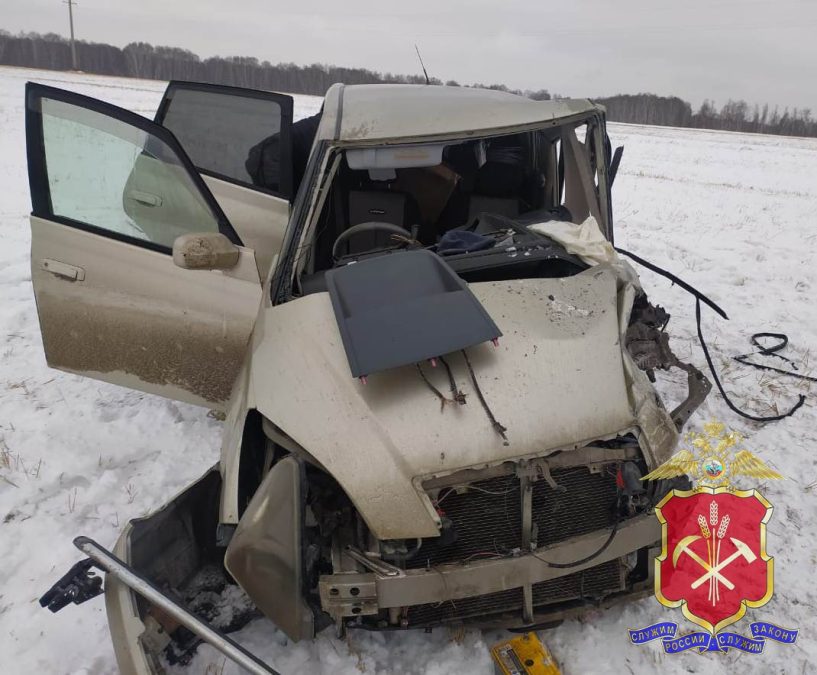 Пассажир скончался: полиция рассказала о жесткой аварии в Кузбассе