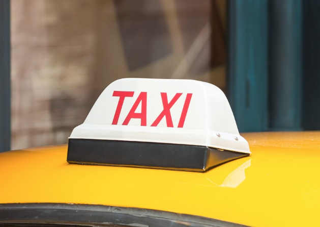 Эксперт сообщил о риске подорожания такси на 50%: