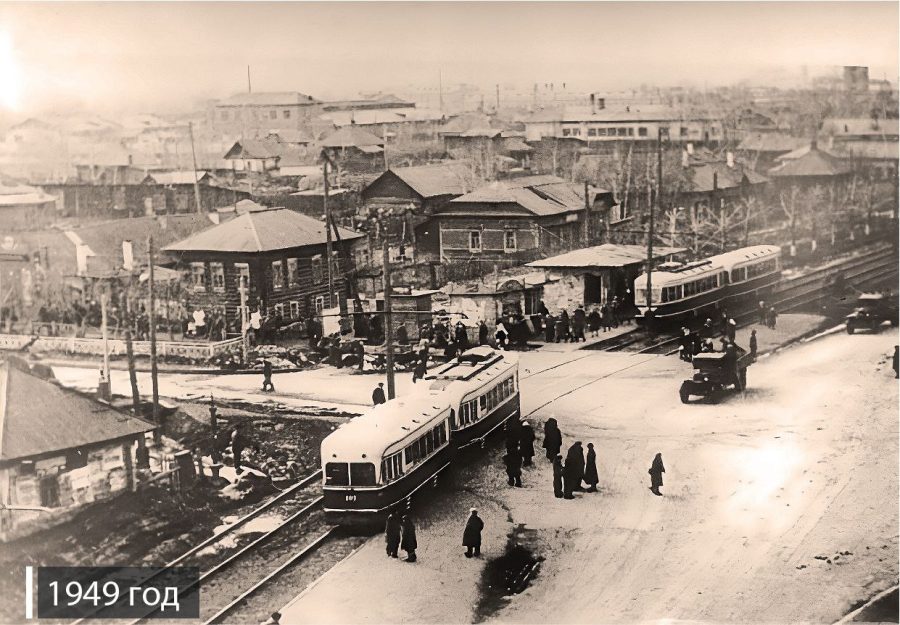 1949 год, сегодня — пересечение проспекта Советского и улицы Кирова