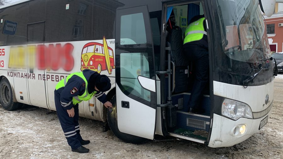 ГИБДД Кемерова массово проверяет автобусы