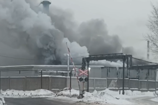 Плотные клубы дыма всполошили жителей кузбасского города