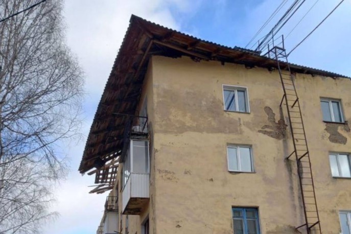 Унесённая ветром: глава СК заинтересовался сорванной крышей жилого дома в Кузбассе