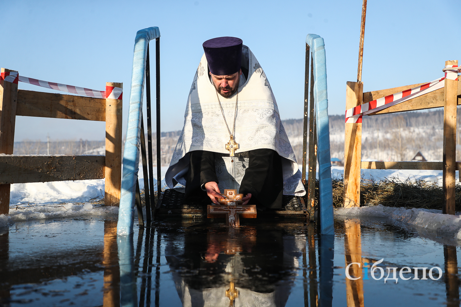 Для кузбассовцев организуют 44 крещенские купели