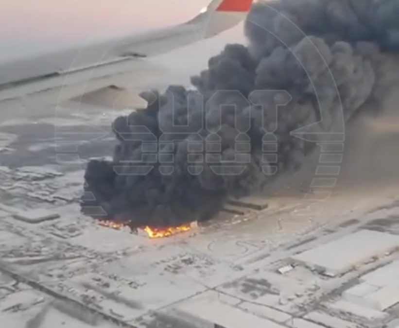 270 пожарных тушат огромное возгорание на складе популярного маркетплейса в России