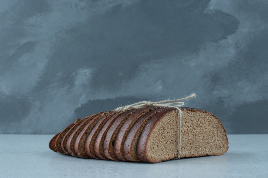 В Кузбассе школьников накормили хлебом времен ВОВ