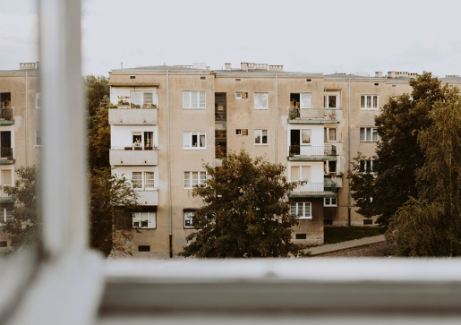 Голый на балконе: в полиции Кузбасса рассказали о шумном мужчине