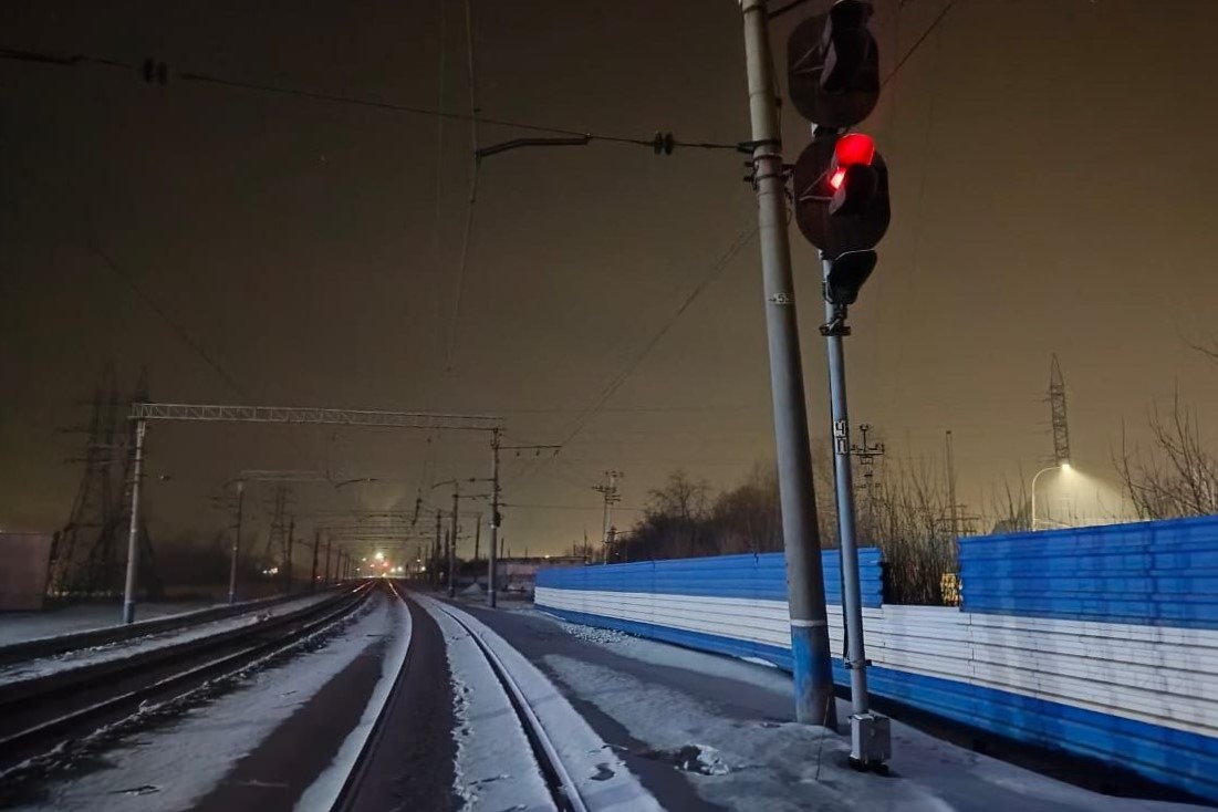 В Кузбассе пешеход оказался под колёсами локомотива