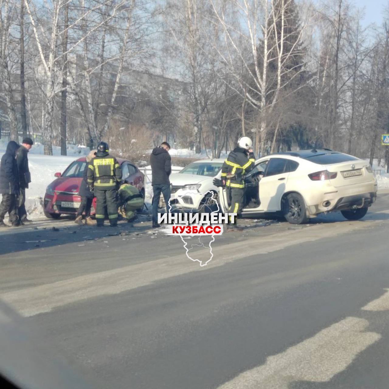 На месте работают спасатели: в Кемерове произошла авария • Новокузнецк.ru