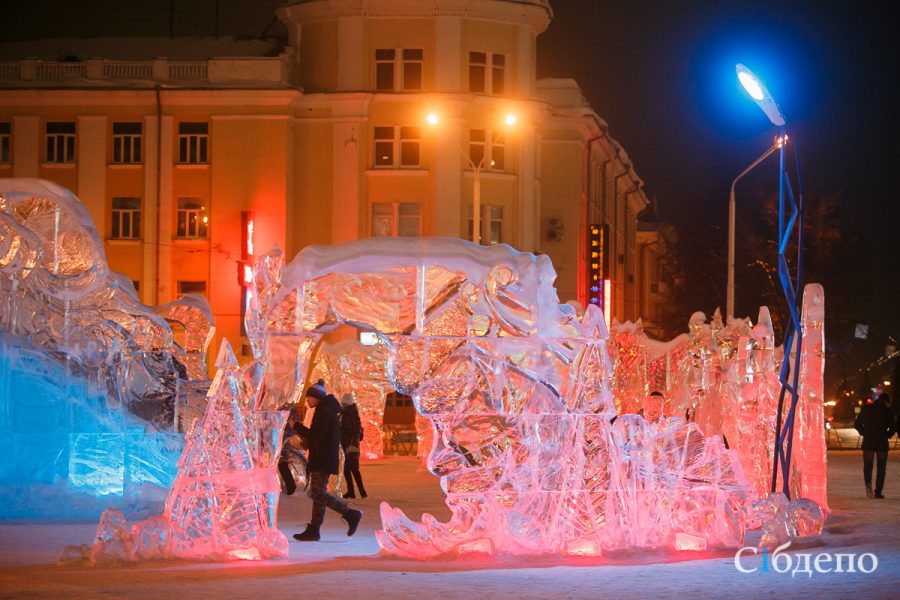 В Кузбассе мелкие вандалы разгромили горку для малышей