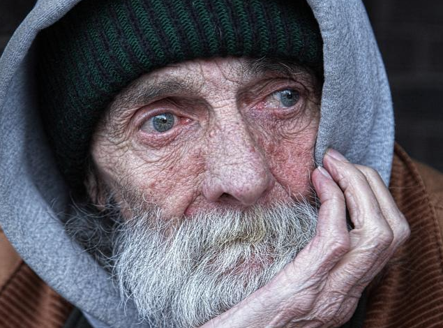 В Белове расселили опасный приют для бездомных