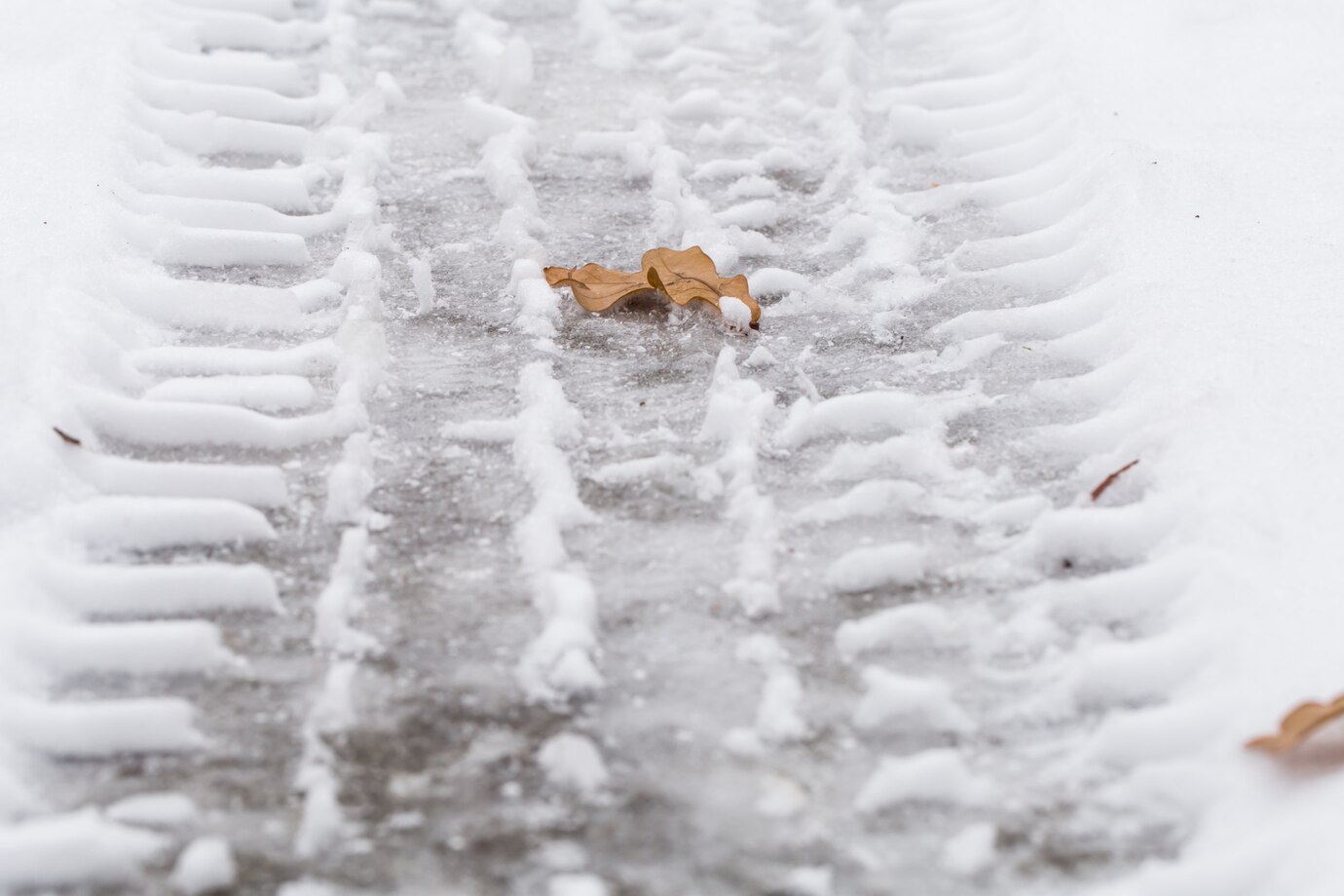 «Разлили отраву»: кемеровчан предупредили о ядовитом снеге