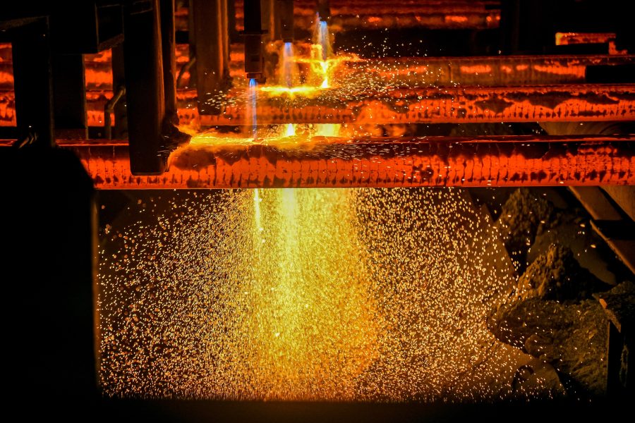 Кадры – огонь!: как металлургический завод в Кузбассе на один день стал фотомоделью