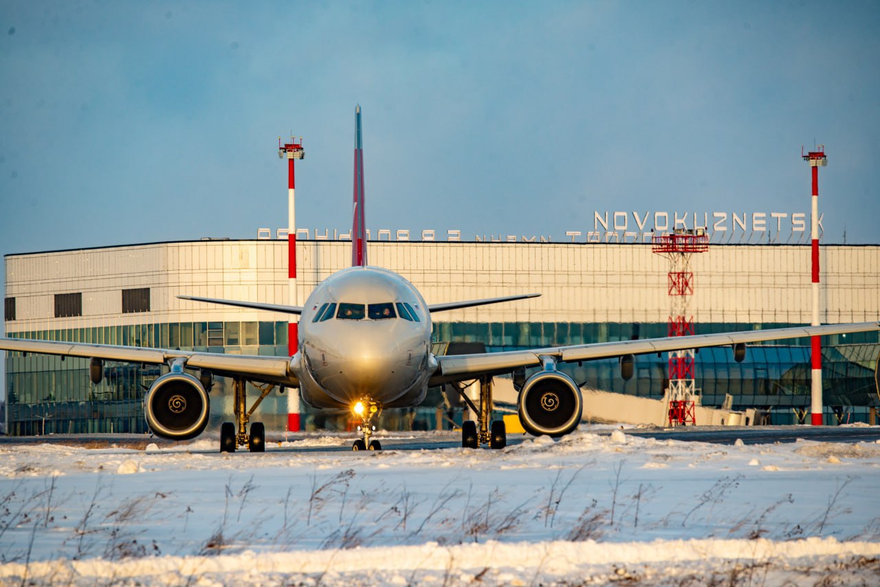 Безопасность усилена: аэропорты в Кузбассе продолжают работать в штатном режиме