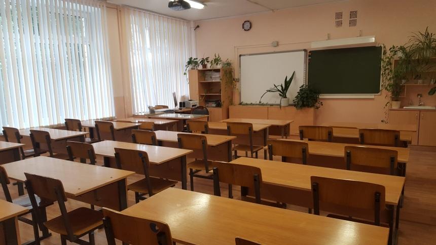 В Кузбассе директора и замдиректора школы наказали за «подглядывание» за детьми в туалете