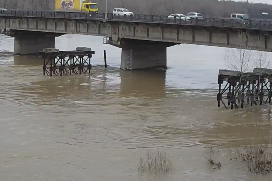 Полметра за ночь: вода в Томи быстро прибывает