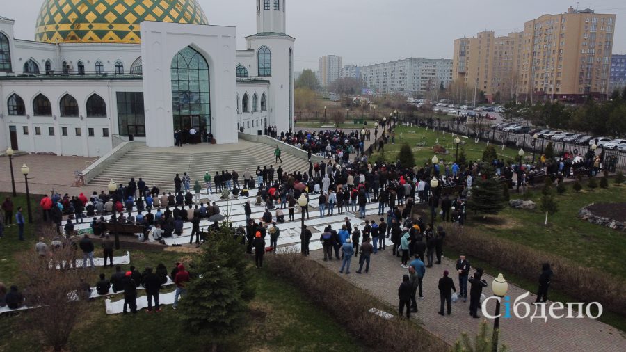 В Кемерове праздник Ураза-байрам перенесли в теннисный центр