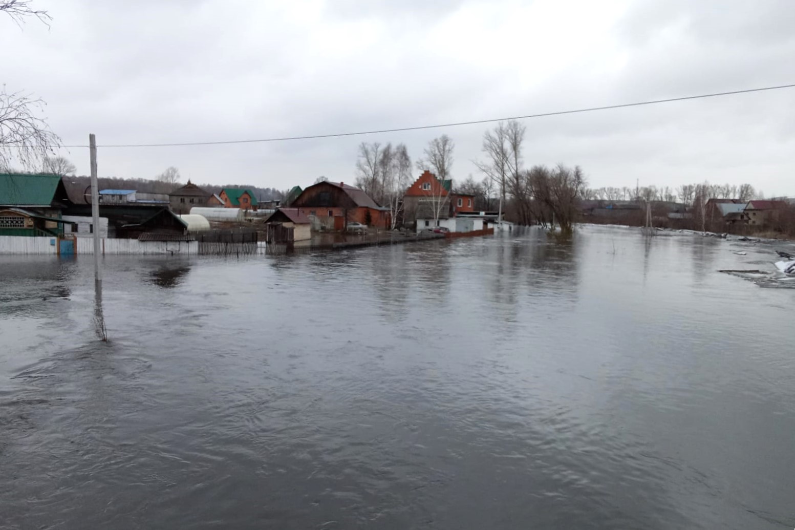 В Кузбассе малые реки начали выходить из берегов