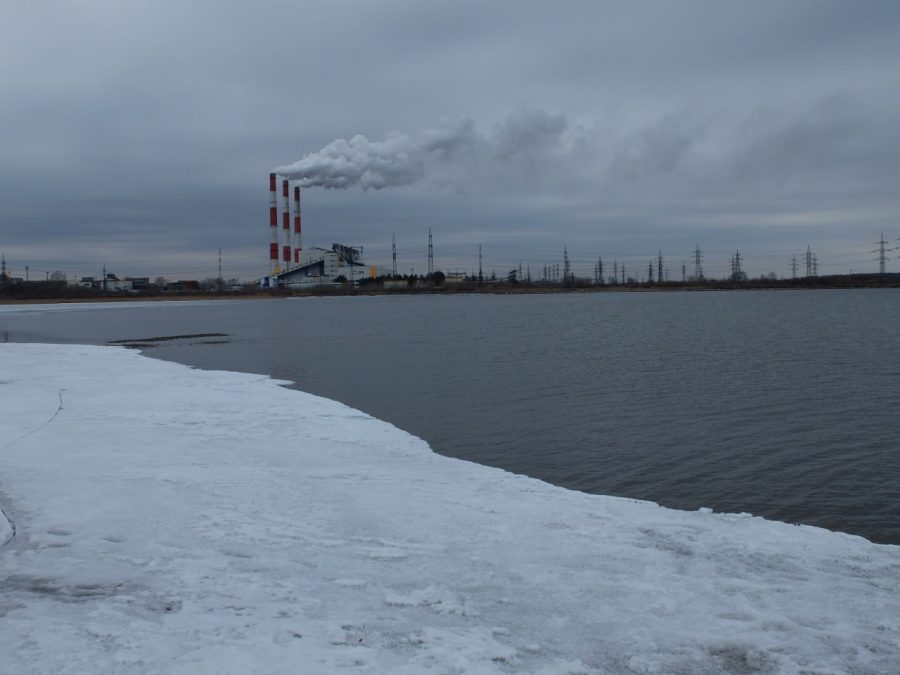 В Кузбассе «Беловское море» опустили на метр