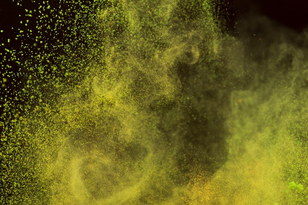 «Химический дождь, инопланетяне гадят»: таинственная зеленая субстанция волнует кемеровчан