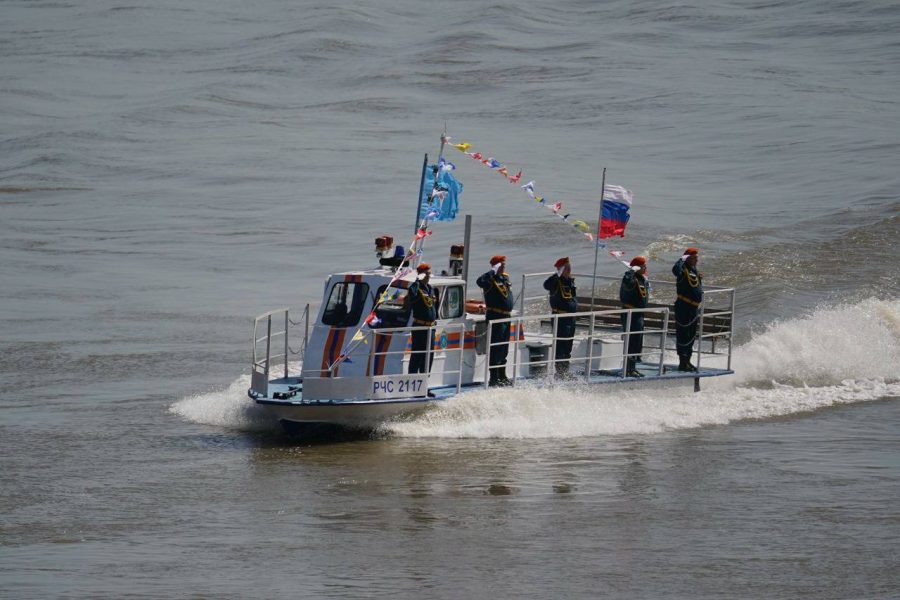 В Кемерове на реке Томь впервые прошёл необычный парад