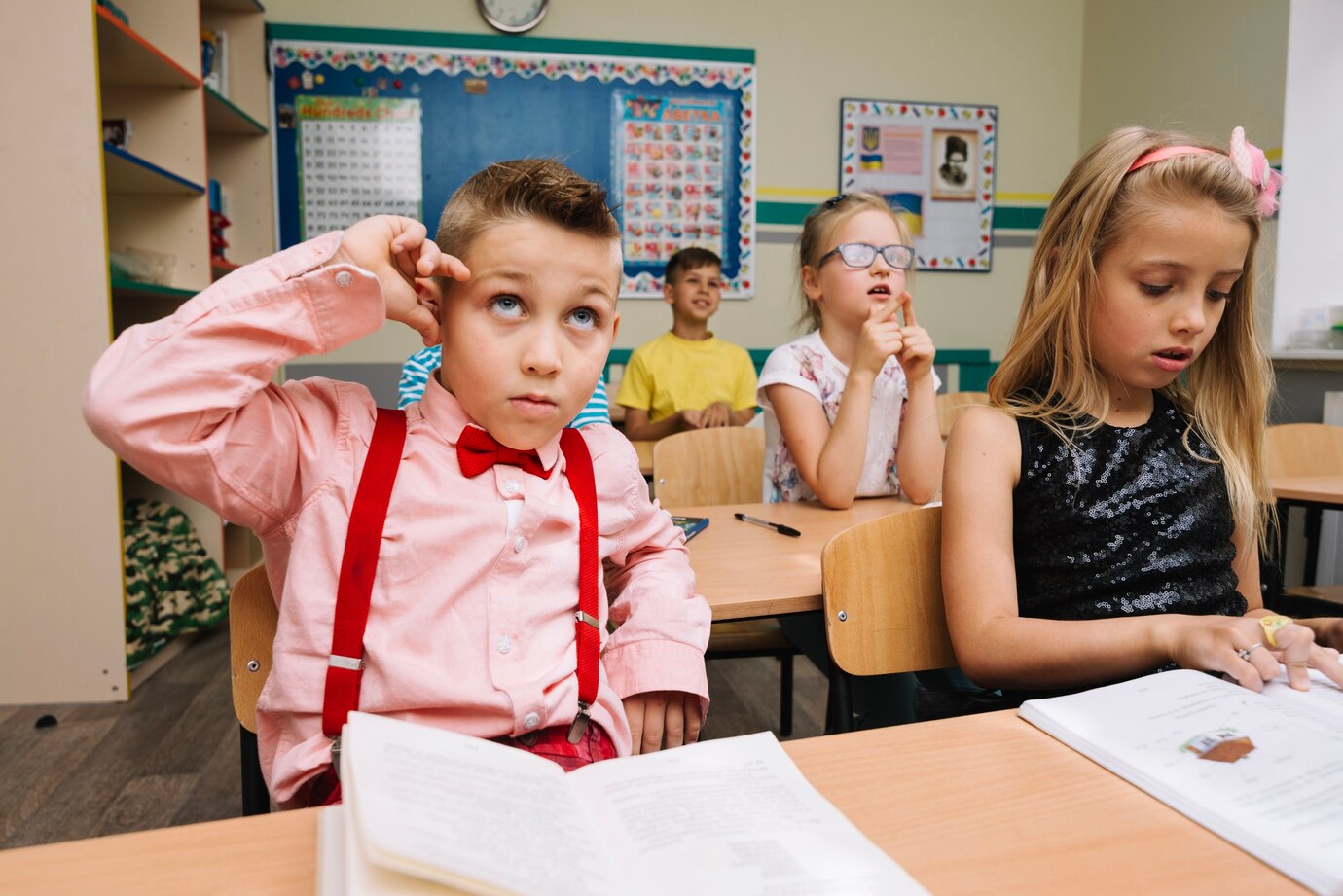 Кемеровские учителя и отцы поддержали идею вернуть отметки за поведение в школах