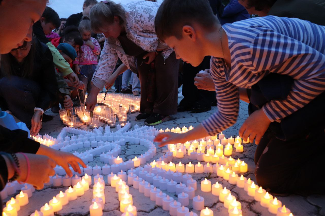 Жители Кузбасса сегодня зажгли свечи в память о погибших в годы Великой Отечественной войны