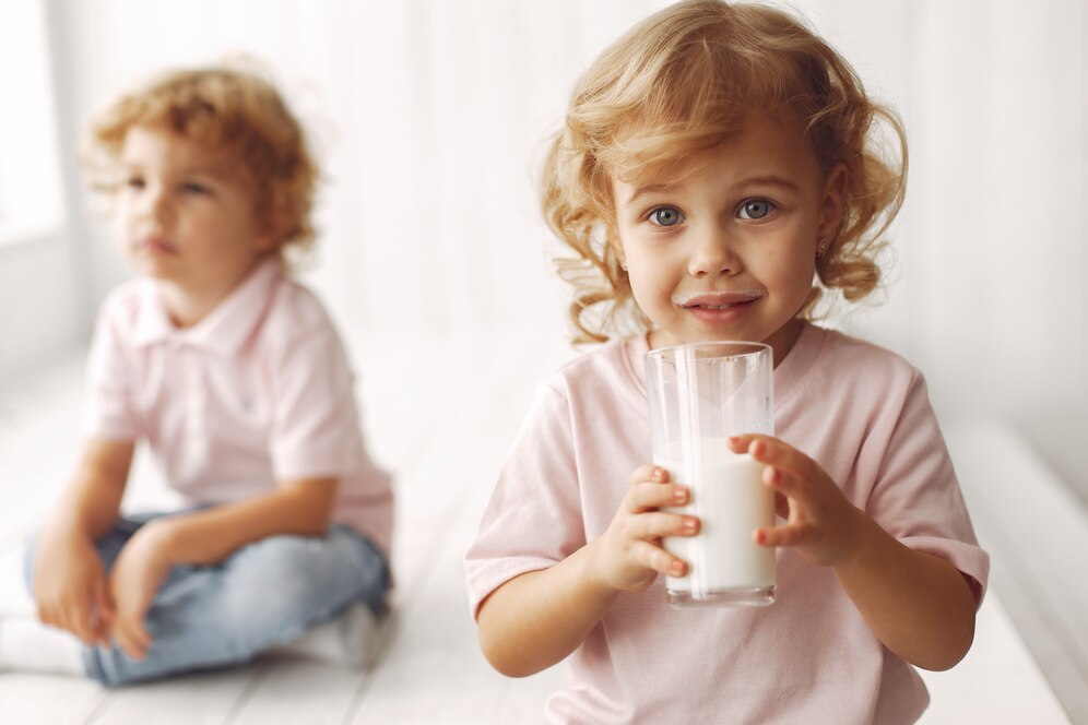 В Сибири детям из некоторых семей хотят давать бесплатное молоко