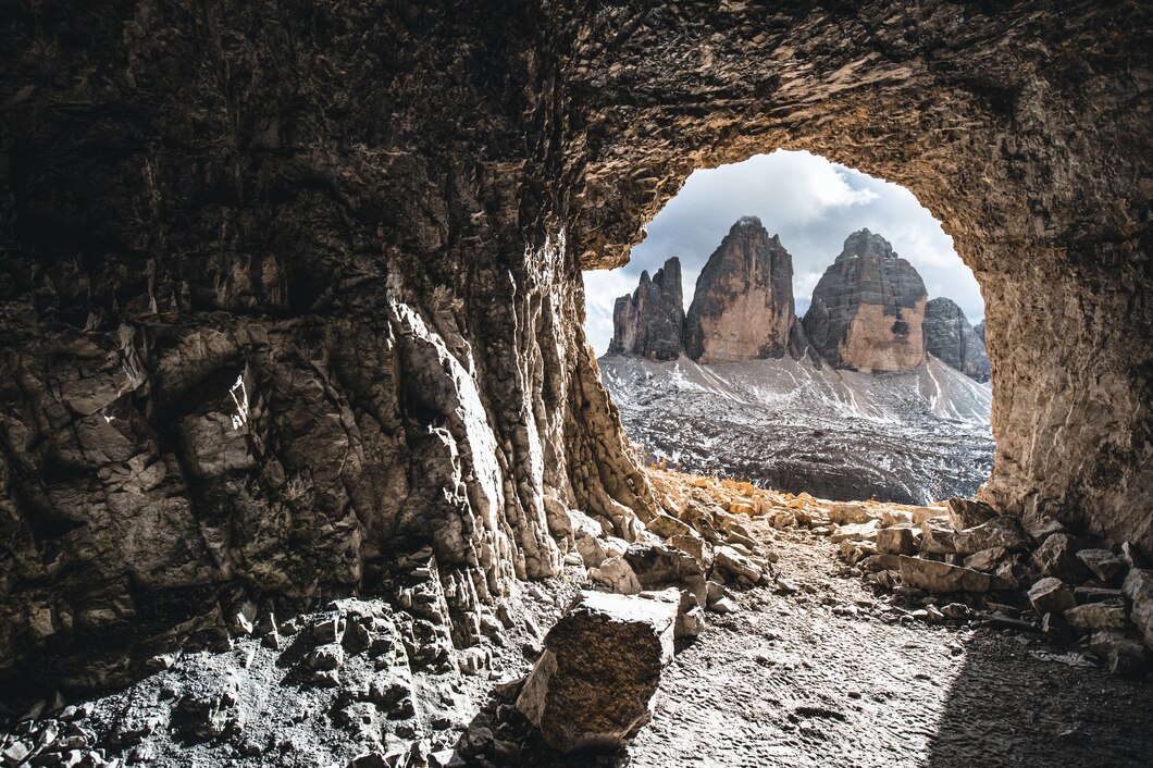 Пещерный город российского региона «сковал» туриста