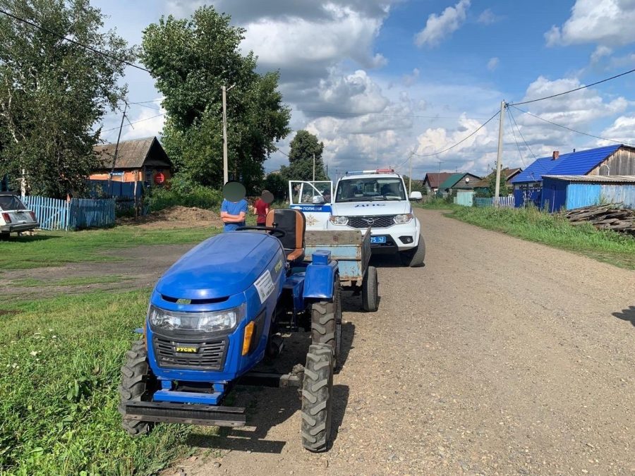 Синий трактор принёс проблемы кузбасской семье