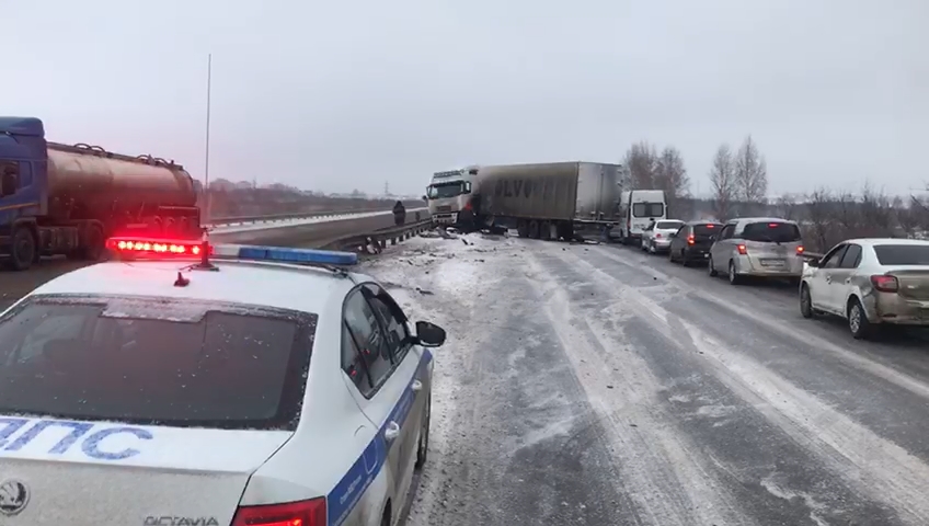 На главной кузбасской трассе образовалась серьёзная пробка