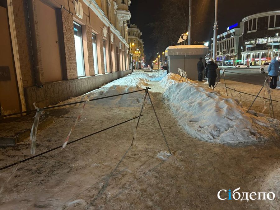 Кемеровчанам приходится проползать до остановки, чтобы уехать домой