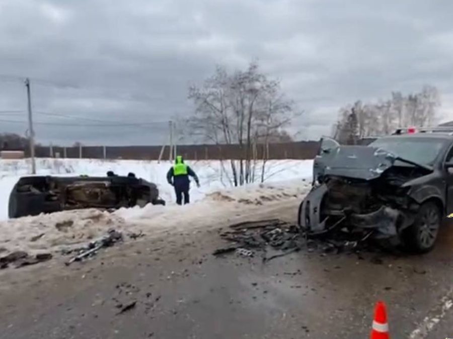 Два человека погибли и четыре пострадали в результате очень страшных аварий