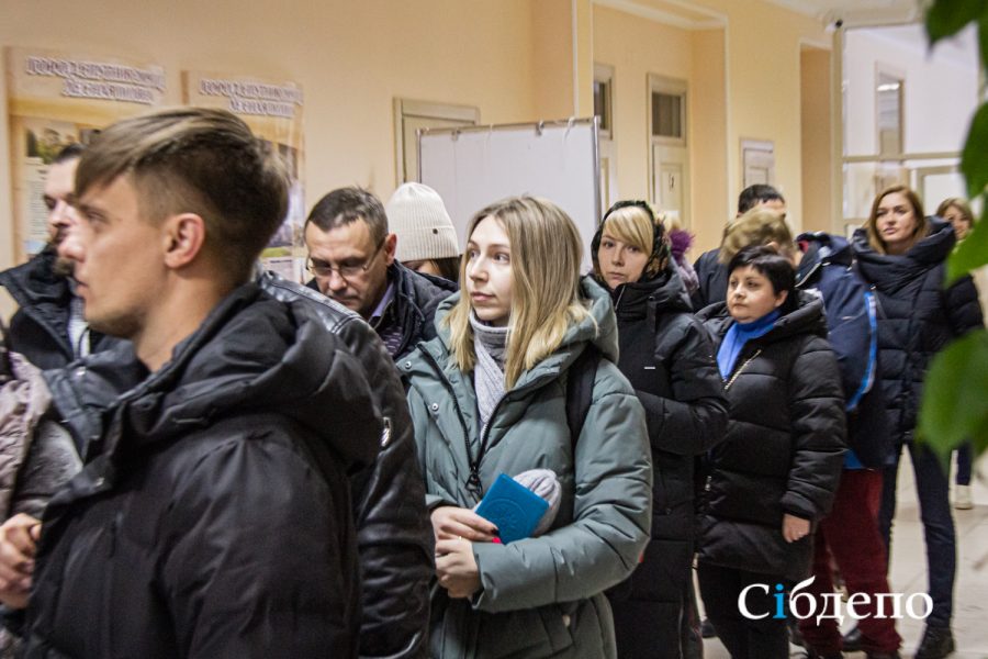 Опасность сохраняется: власти Кузбасса продлили запреты на массовое скопление людей
